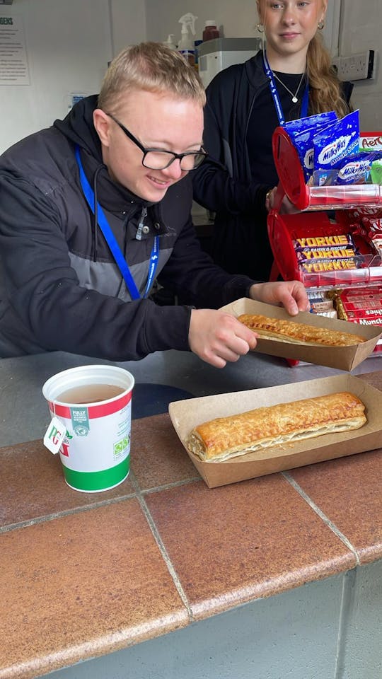 4ec2ca45 abf4 427d b4a3 931d593b46e2