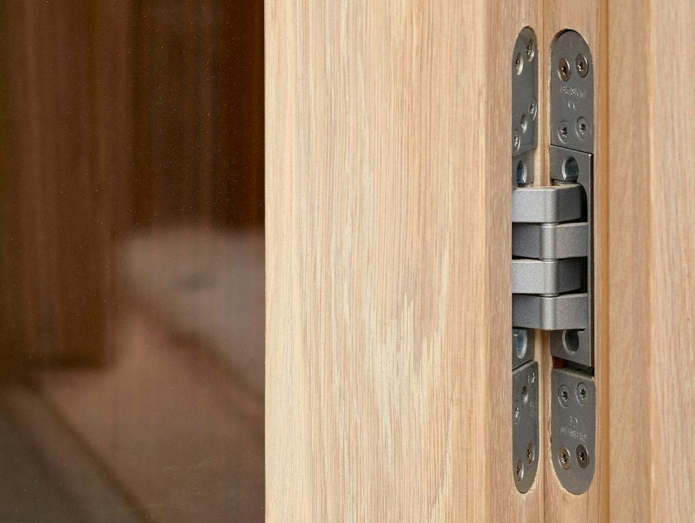 7 reasons to choose a hardwood door - Performance  