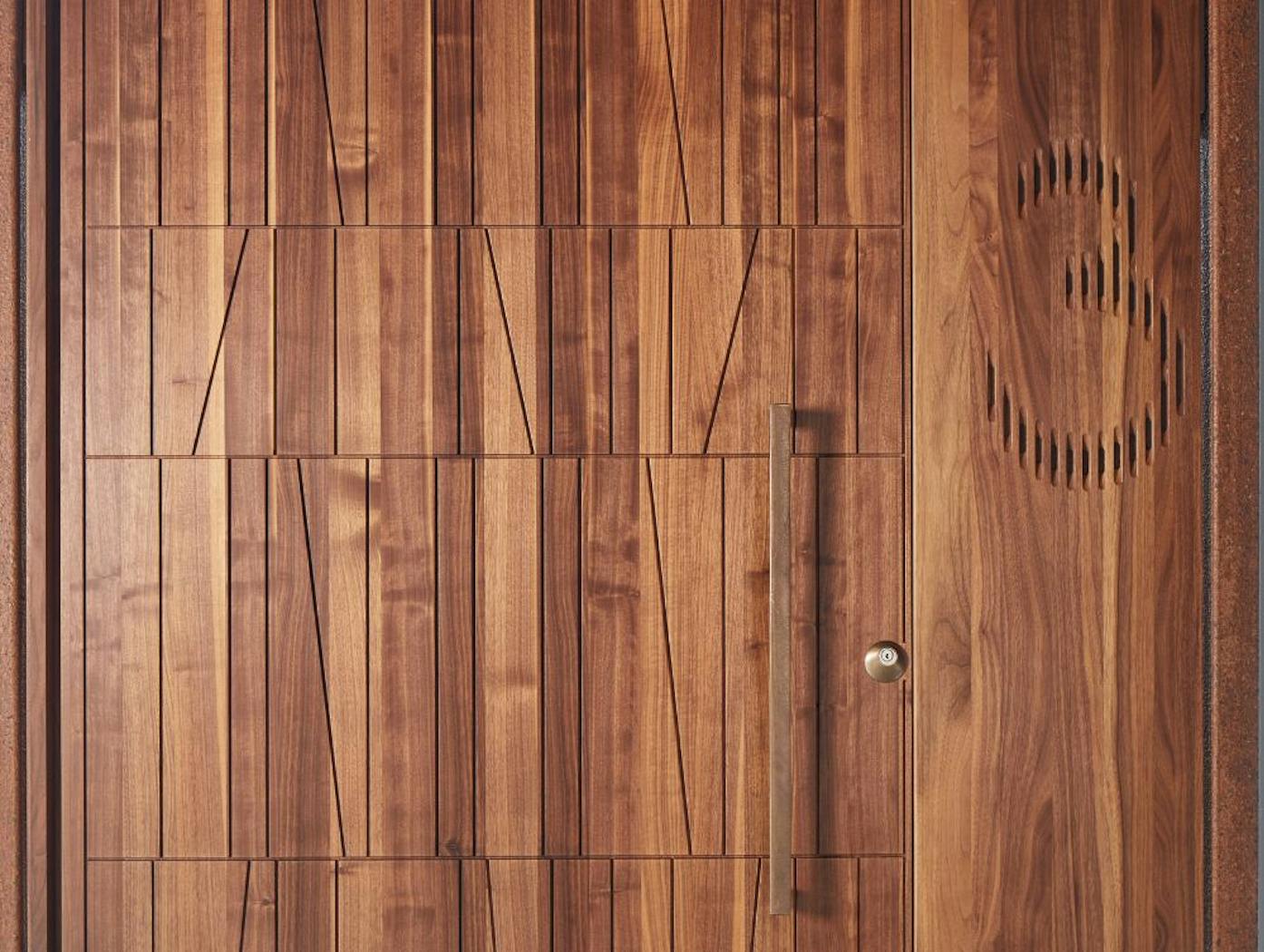 7 reasons to choose a hardwood door 3