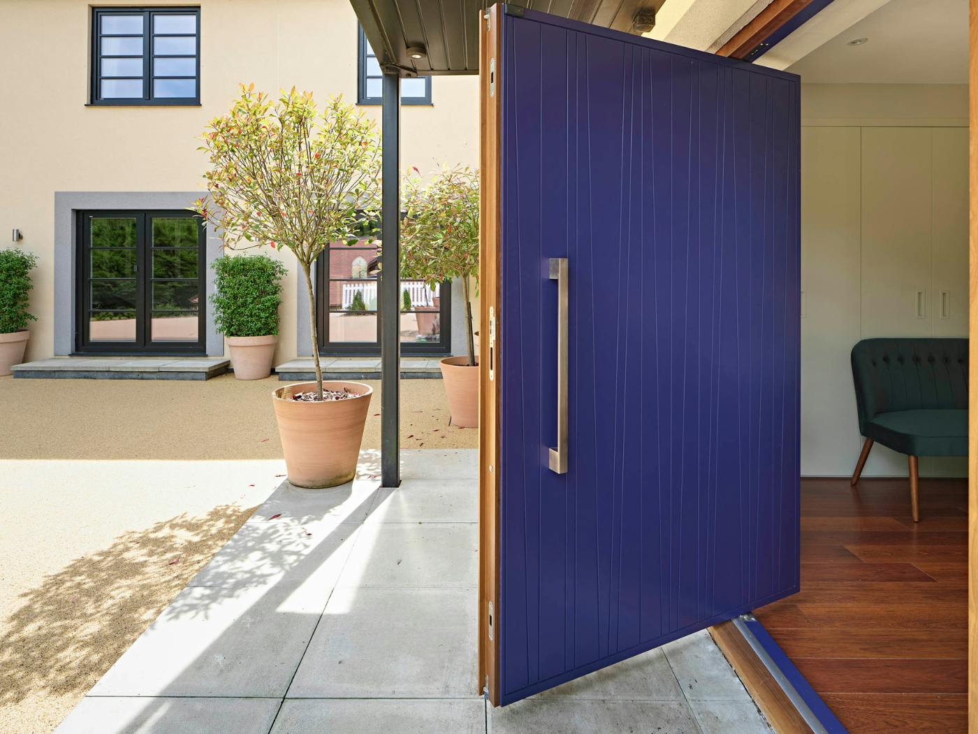 ... the inside is a stunning bold blue (RAL 5022)