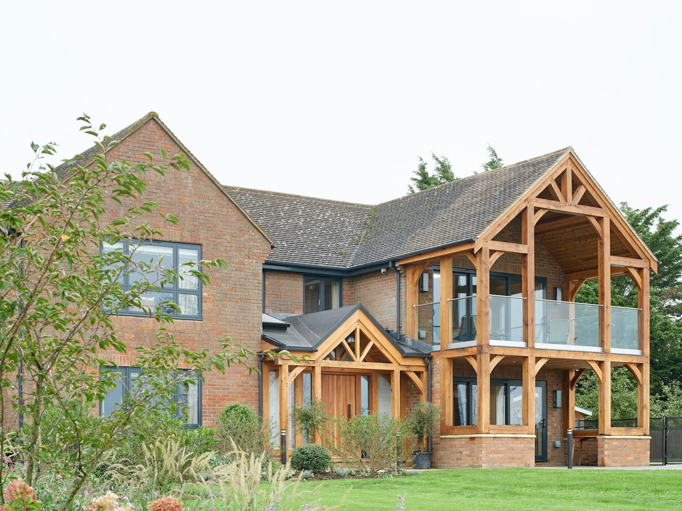 Rondo V in iroko stands out in this stunning renovation project