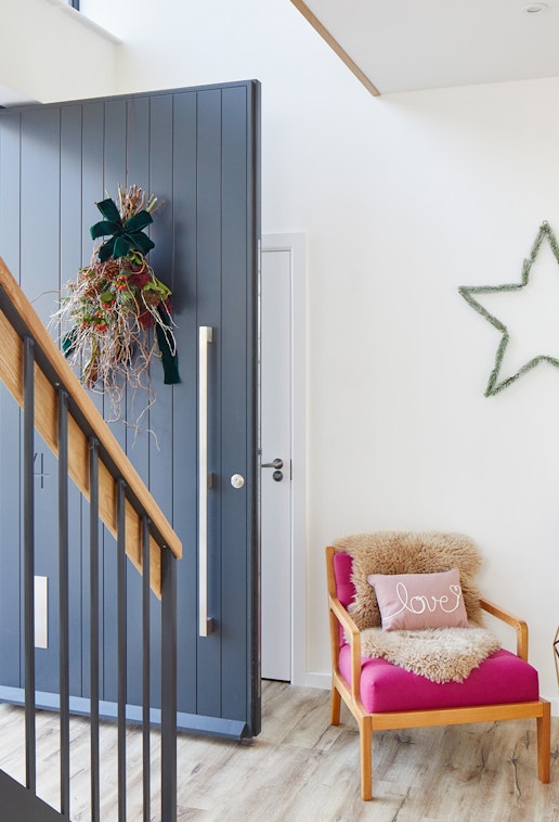 how to decorate your door at christmas mobile