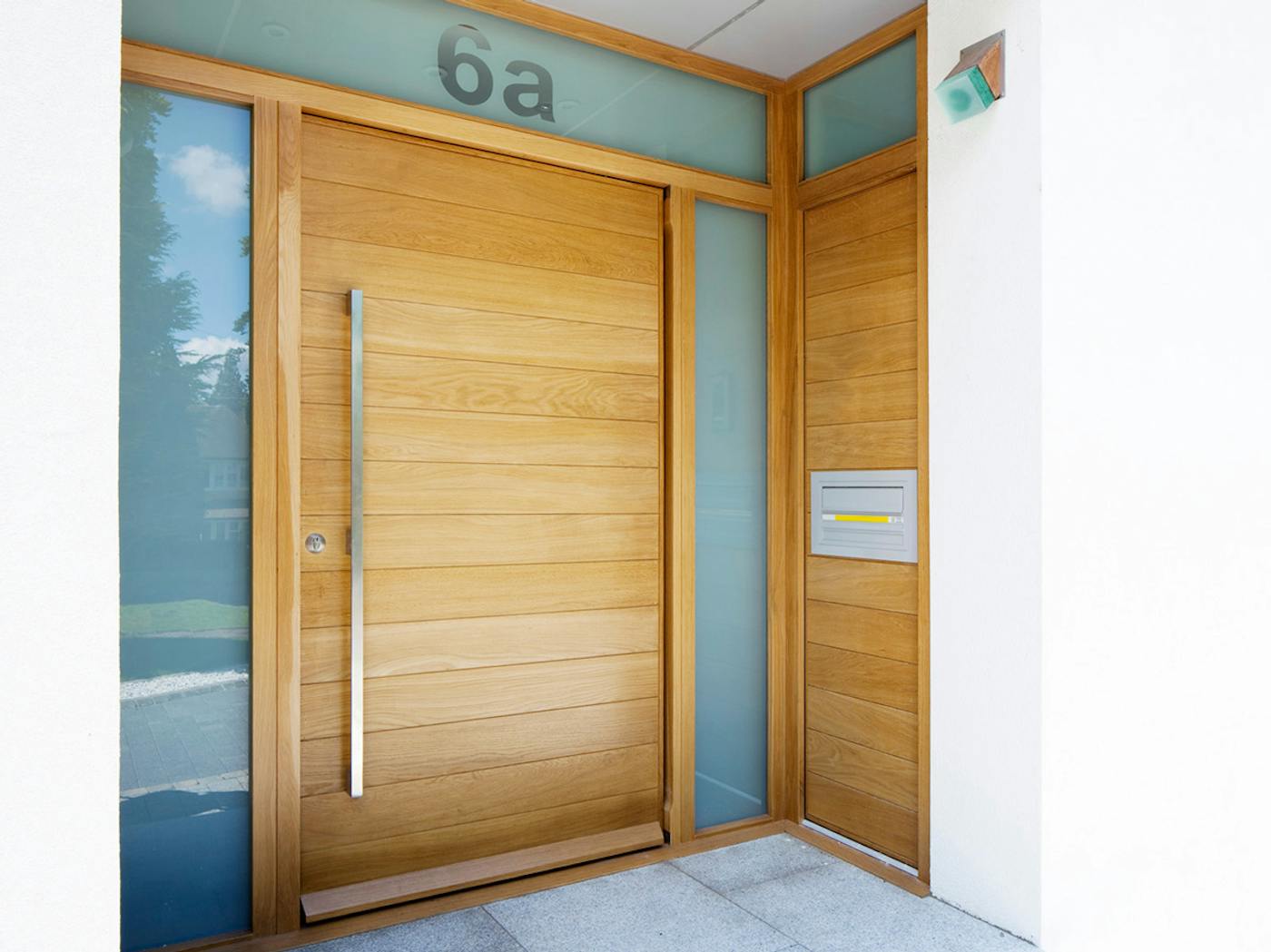 Example of a mail chute in a side panel