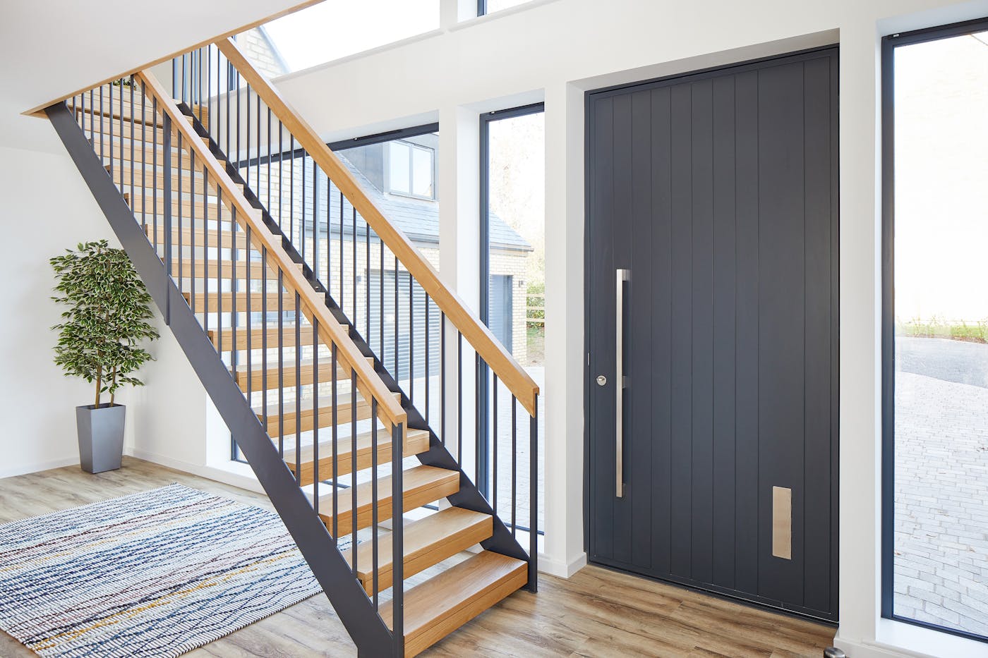 letterplate in a vertical groove design