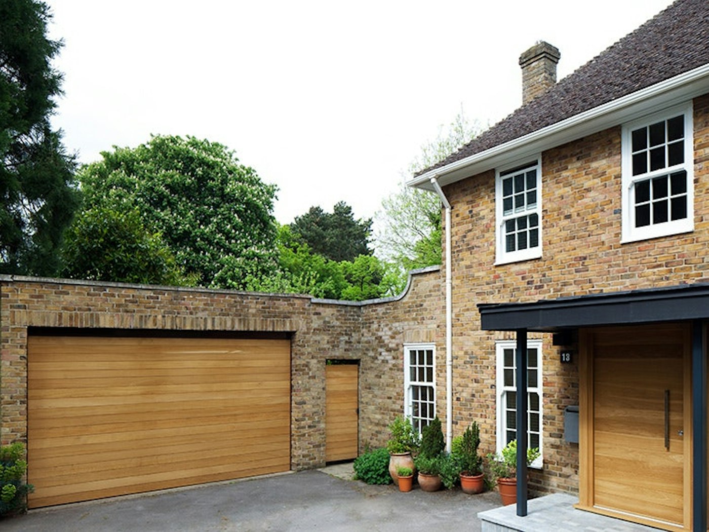 Matching front & garage doors positioned close together | Urban Front