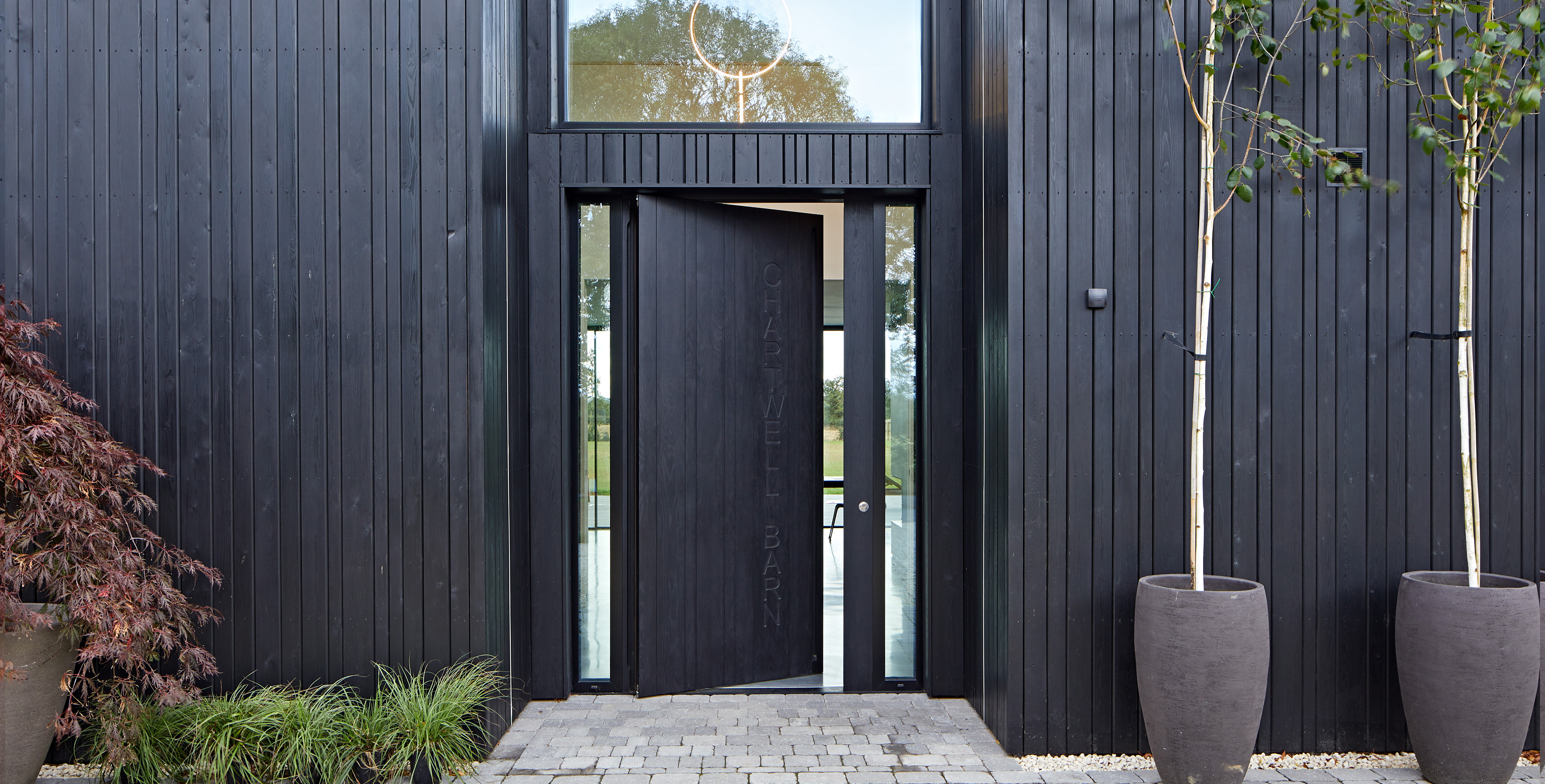 Pivot door vs Hinged door Urban Front