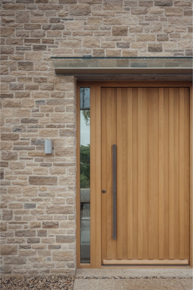 Portrait_door close up