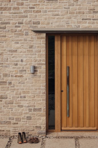 Portrait door with boots new