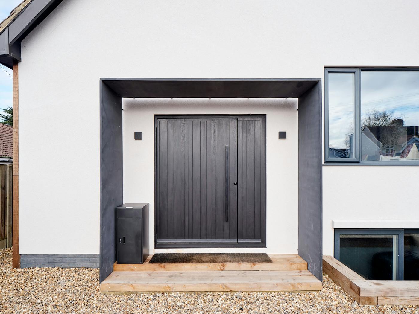 Landscape door closed