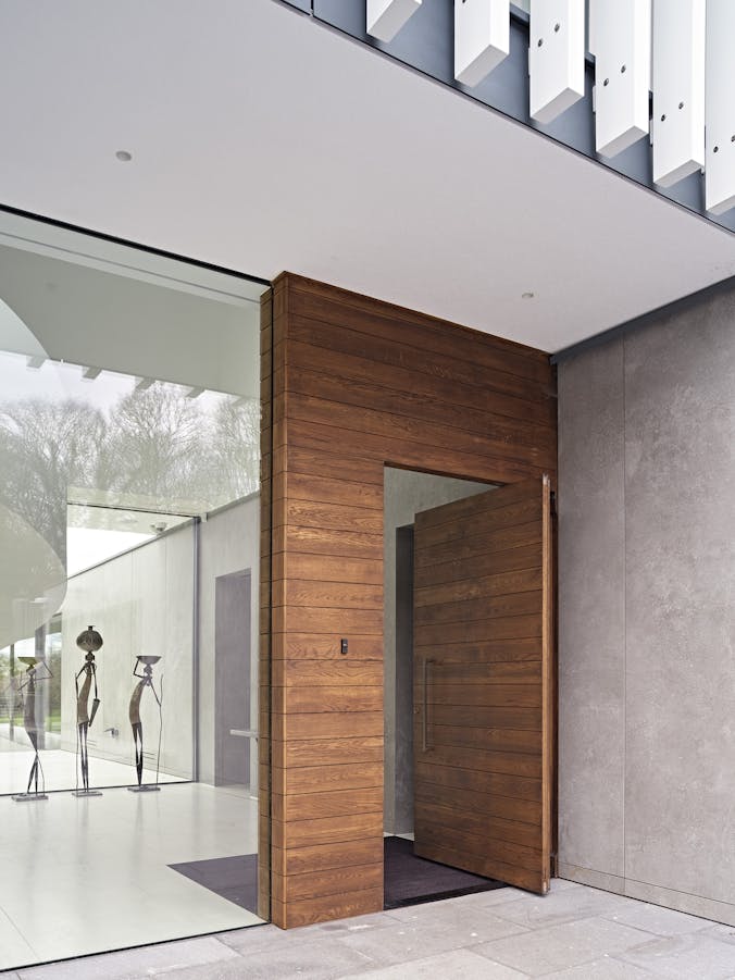 Orchard View case study parma pivot door