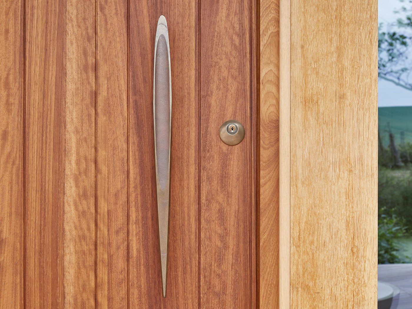Our bronze pull handle finishes the look