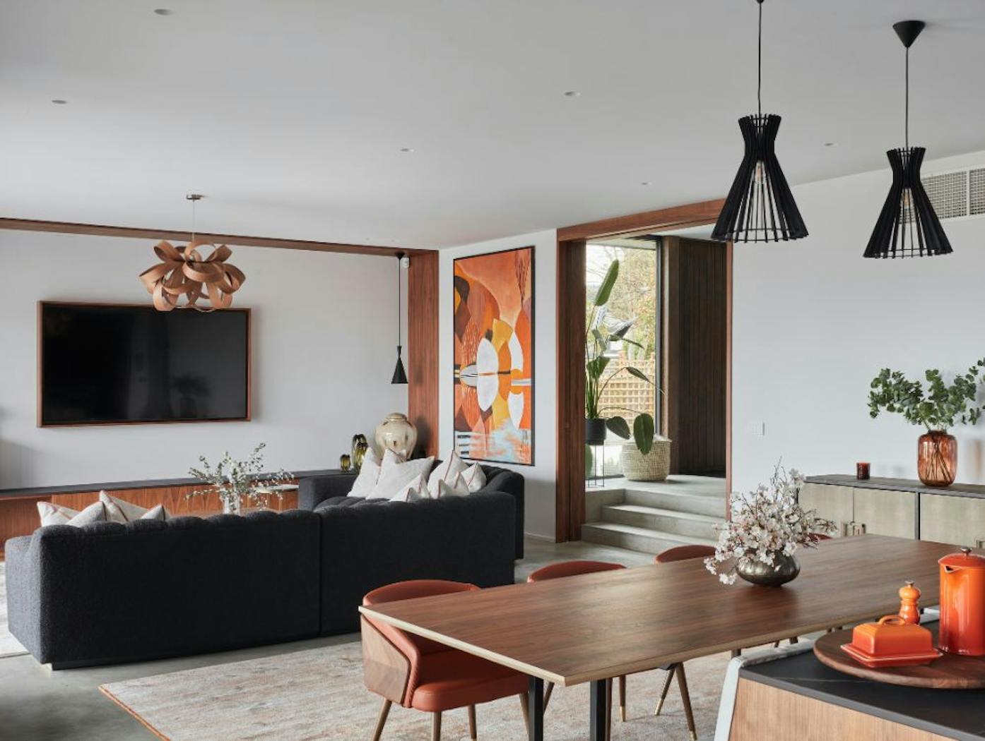 Rondo V in Walnut with option 11 handle case study 6