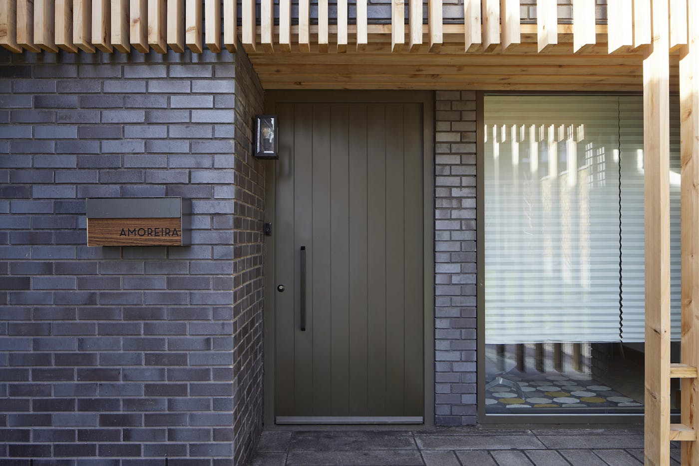 This is a great example of how a series of neutral colour tones can be both subtle and striking