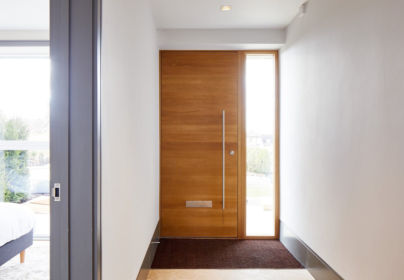 raw e80 hinged | european oak | option 13 handle | clear sidelite