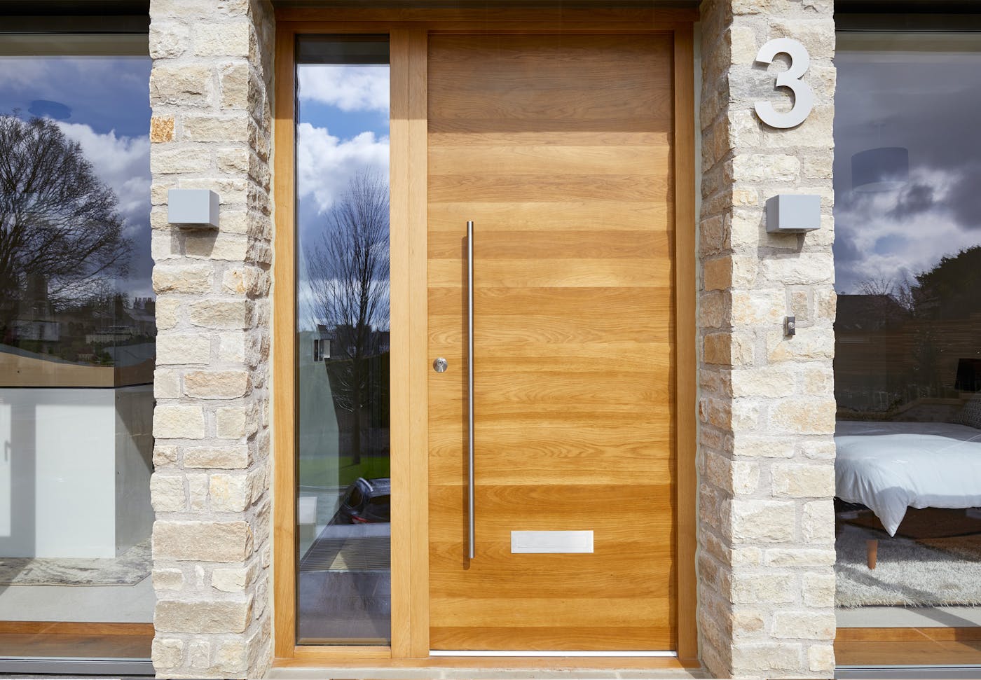 raw e80 hinged | european oak | option 13 handle | clear sidelite