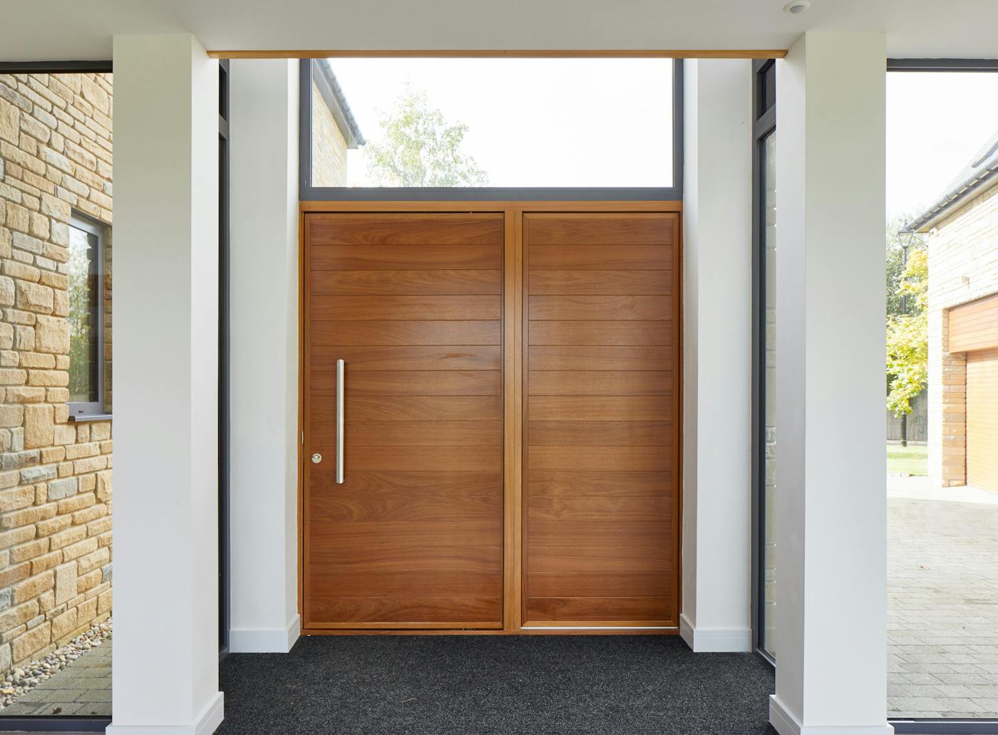 Parma e80 pivot | iroko | wood side panel | option 8 handle