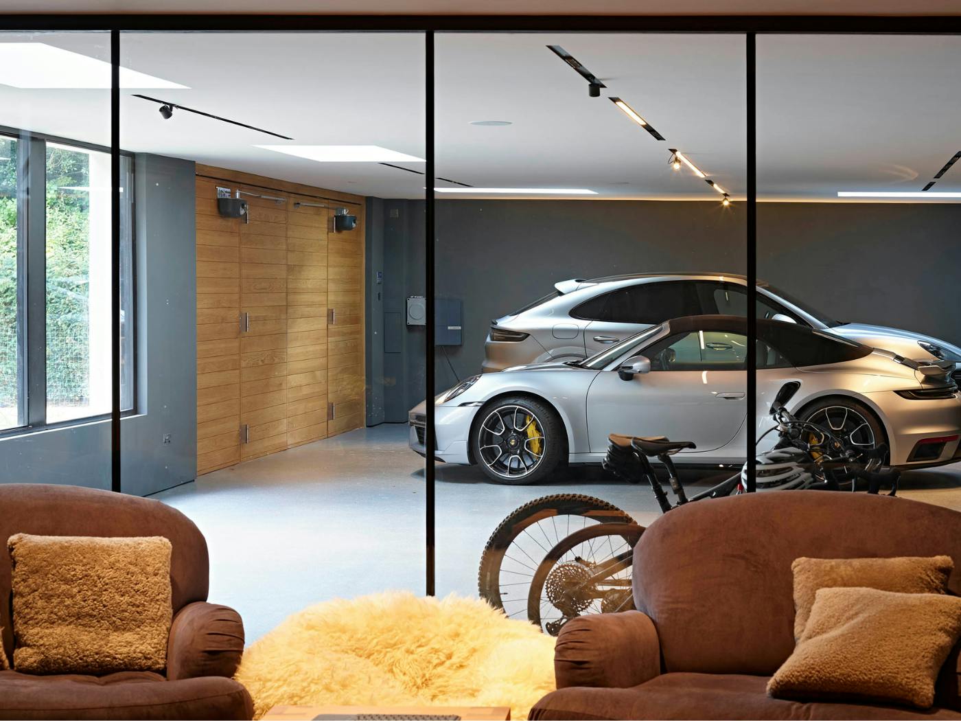 AnnaChris Lee 1 garage UF