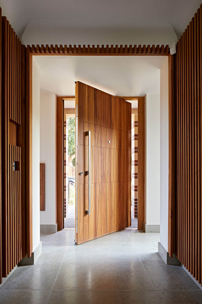 Our uniquely intricate Quattro design, in luxury iroko with a pivot opening