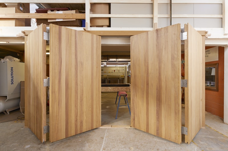 Best Garage Door Folding Gate with Modern Design