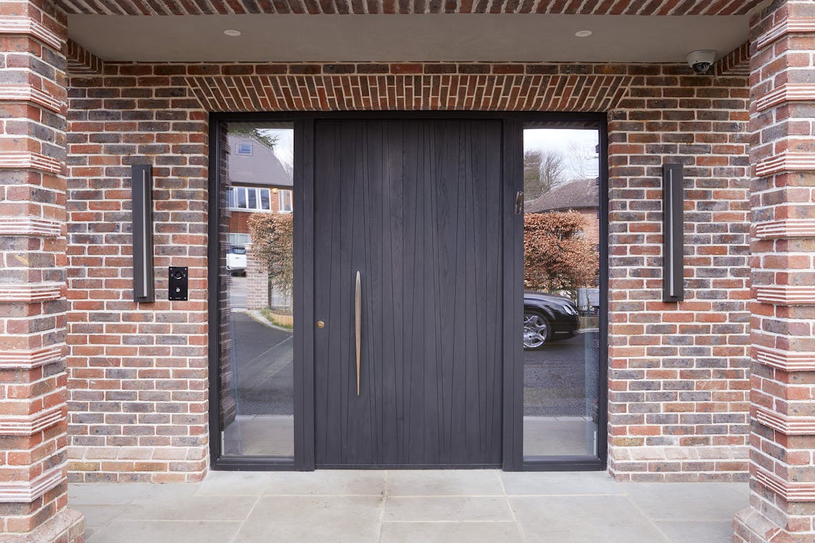 Another example of the Milano V in European oak finished with ebony oil and an elegant bronze handle