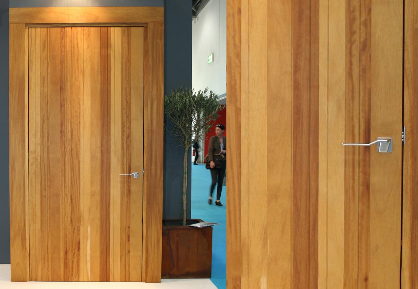 Rondo v internal door | Iroko | Urban Front
