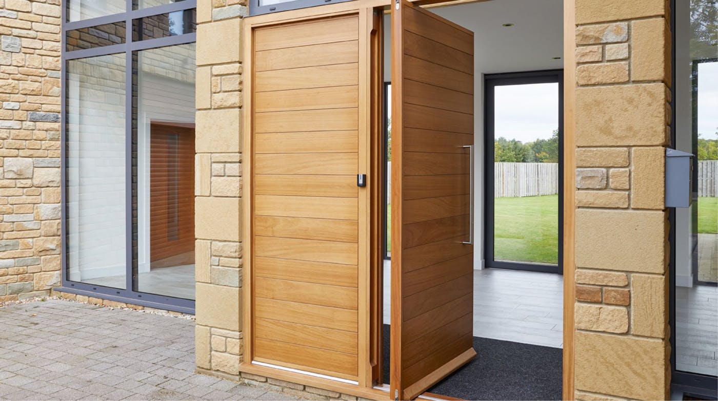 Pivot doors urban front 16