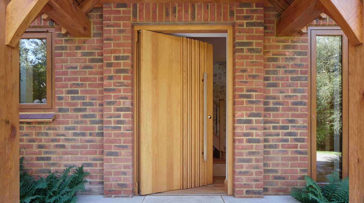 Pivot doors urban front 21