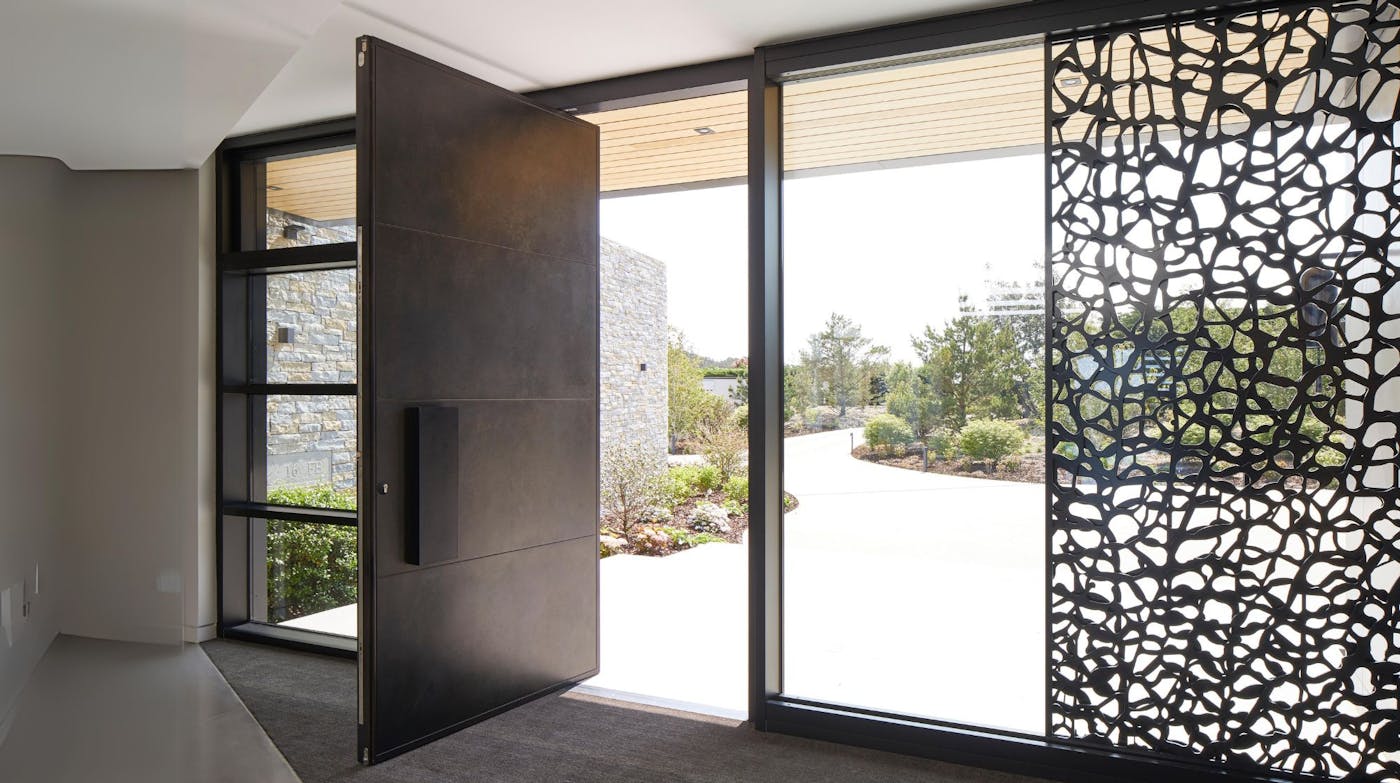 Bronze 112 pivot door