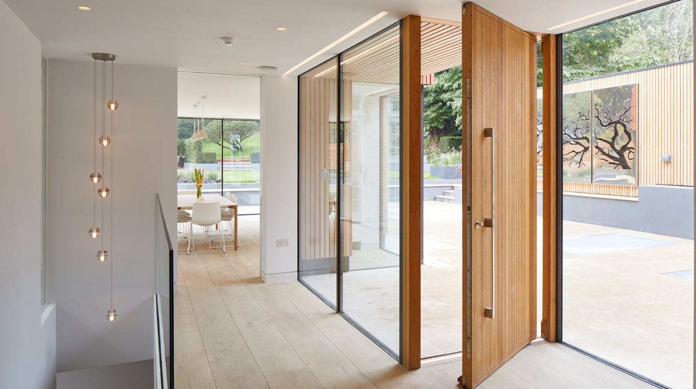 Pivot doors urban front 35