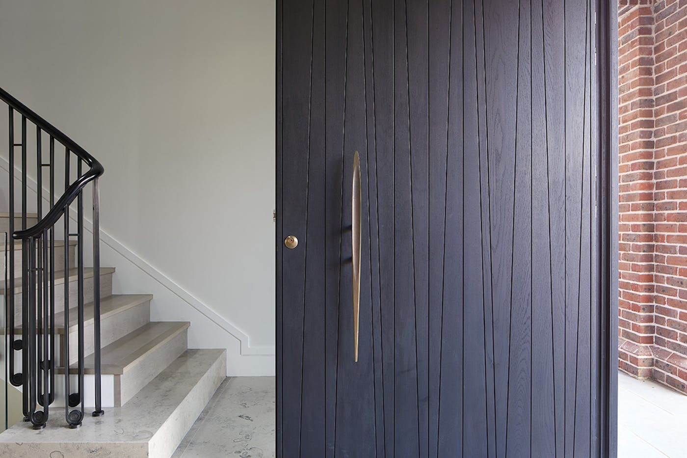 oak stained ebony | milano v | Urban Front