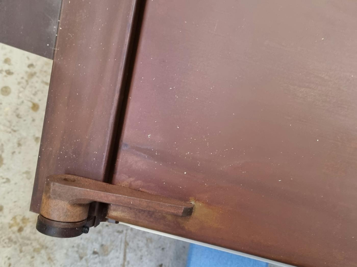 Colour variations on a steel door