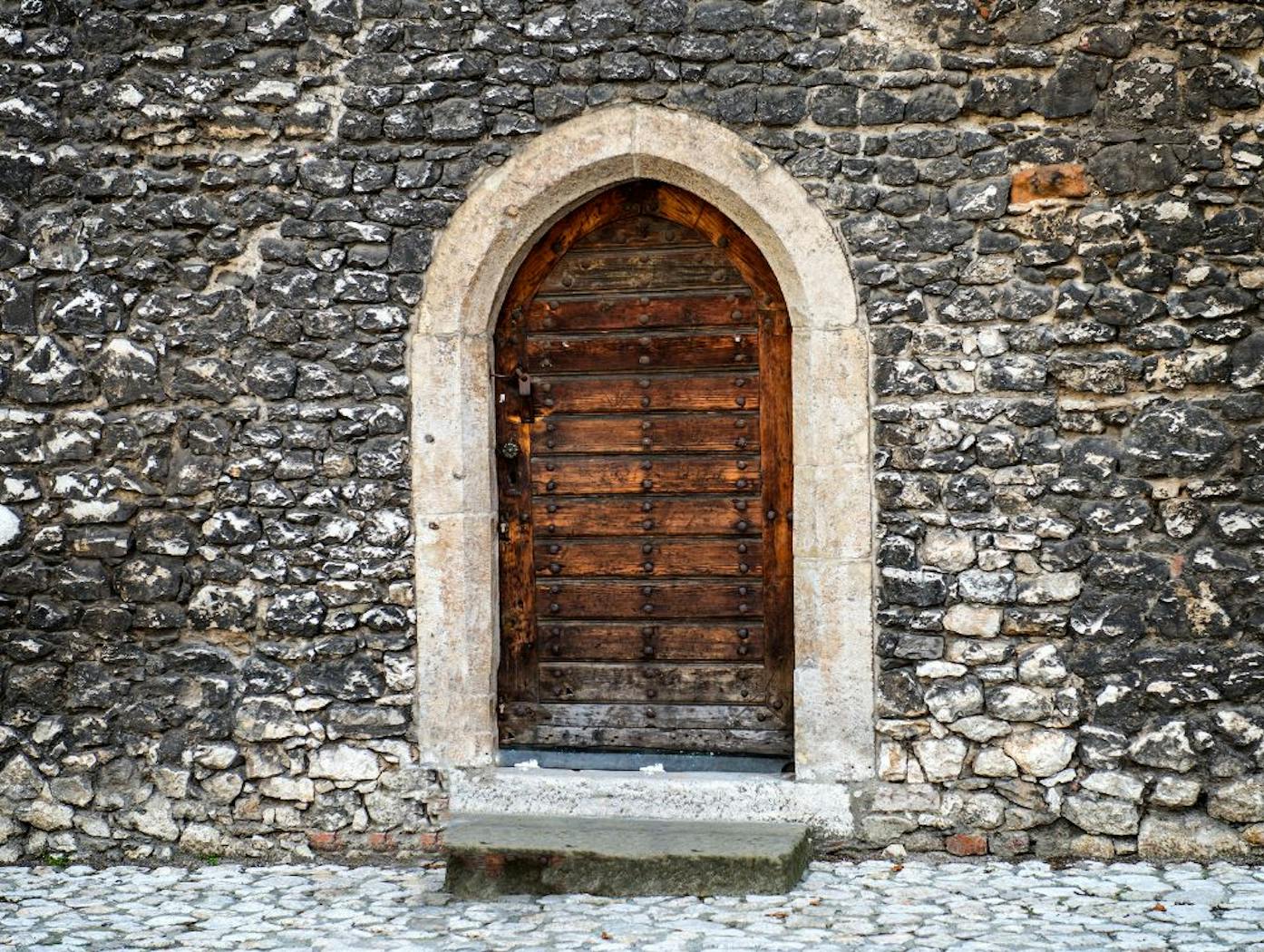 7 reasons to choose a hardwood door 2