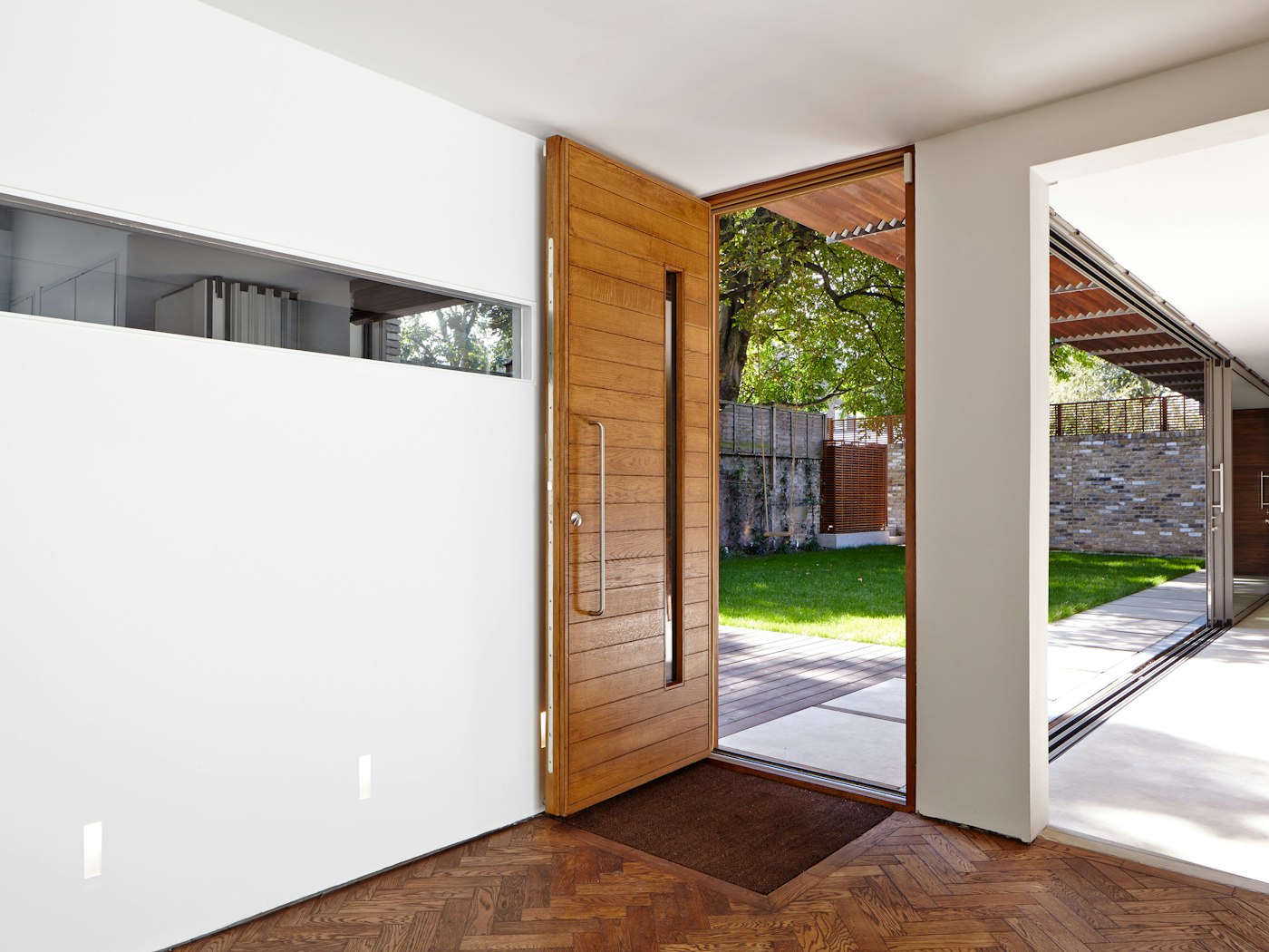 Doors in contemporary houses 21
