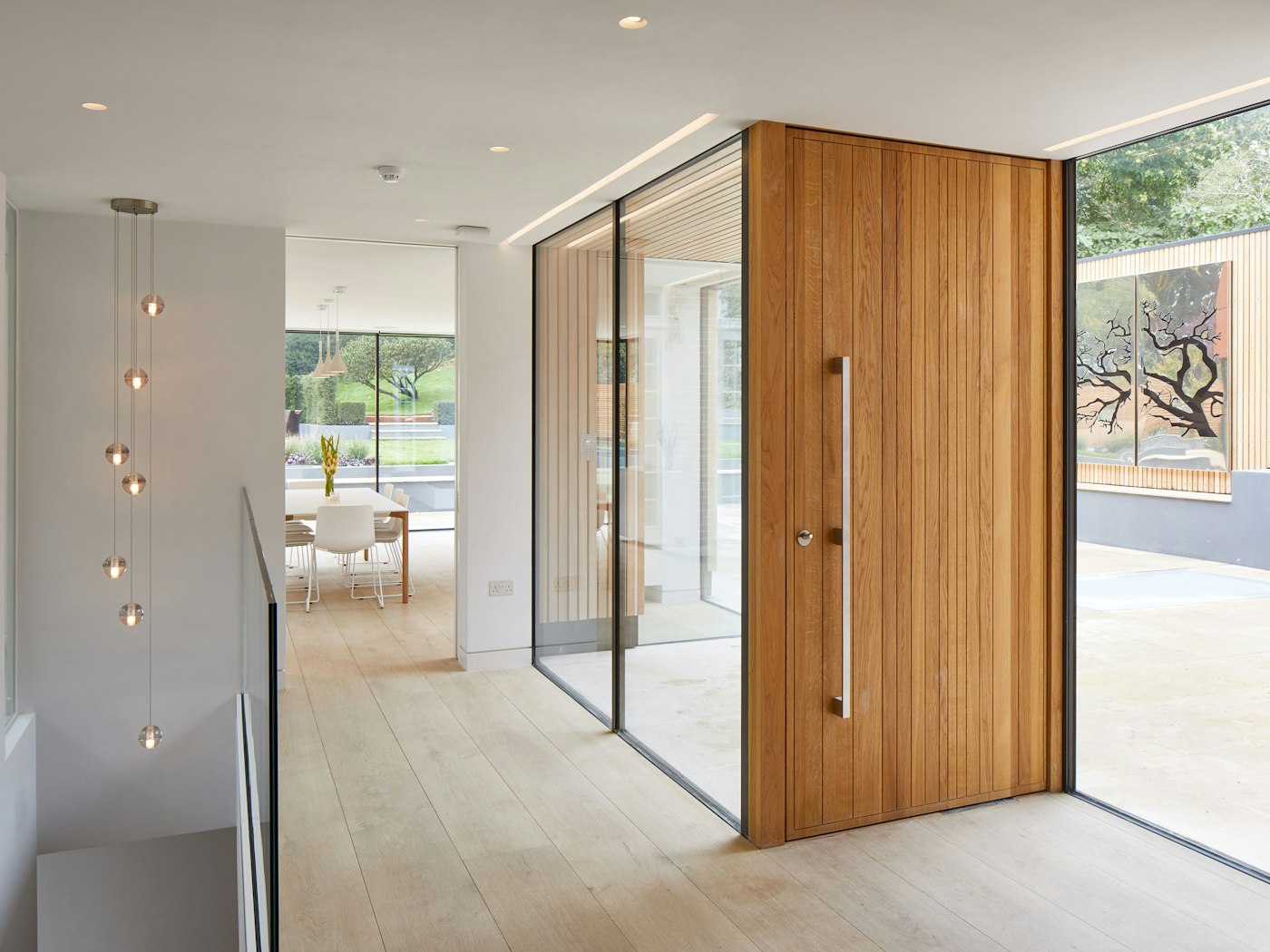 Urban Front's oversized door in the Neo V design, made from european oak