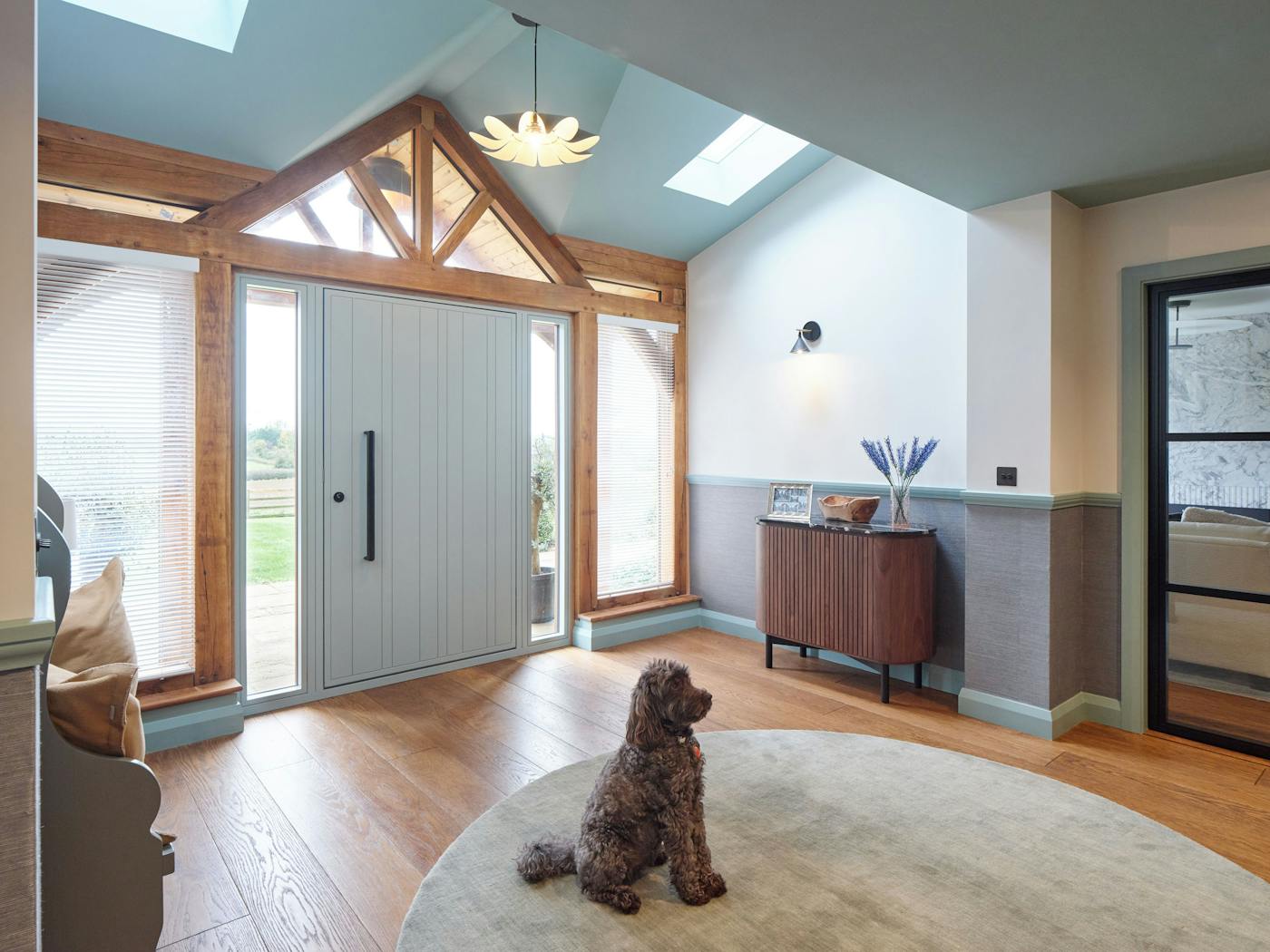 Rondo V in iroko dual colour grey ral with option 8 handle black LR 011