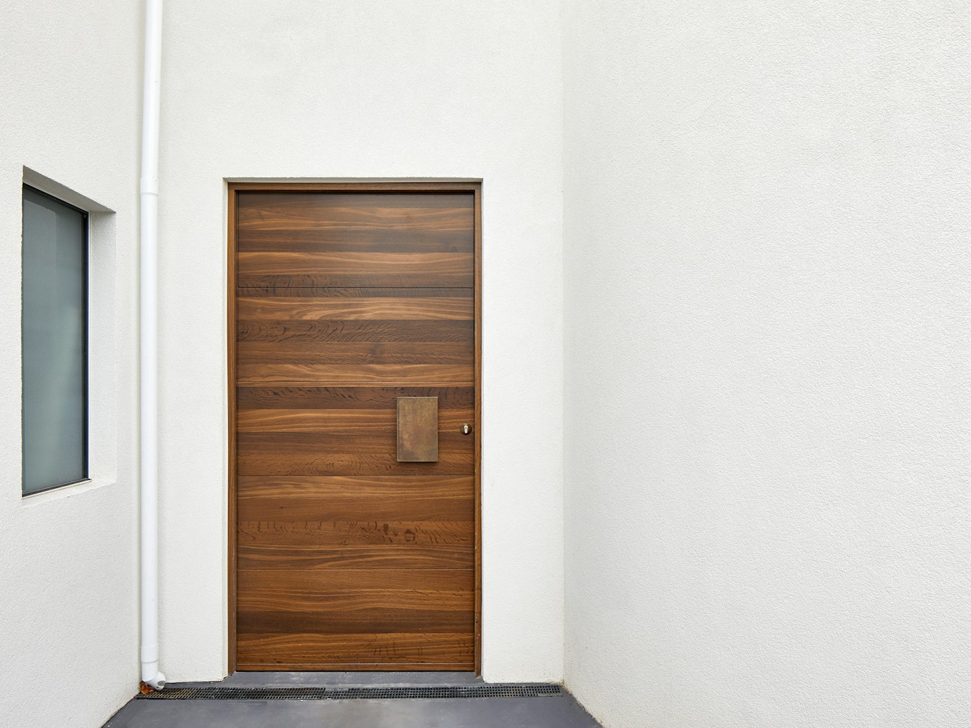 Single door configuration | Urban Front