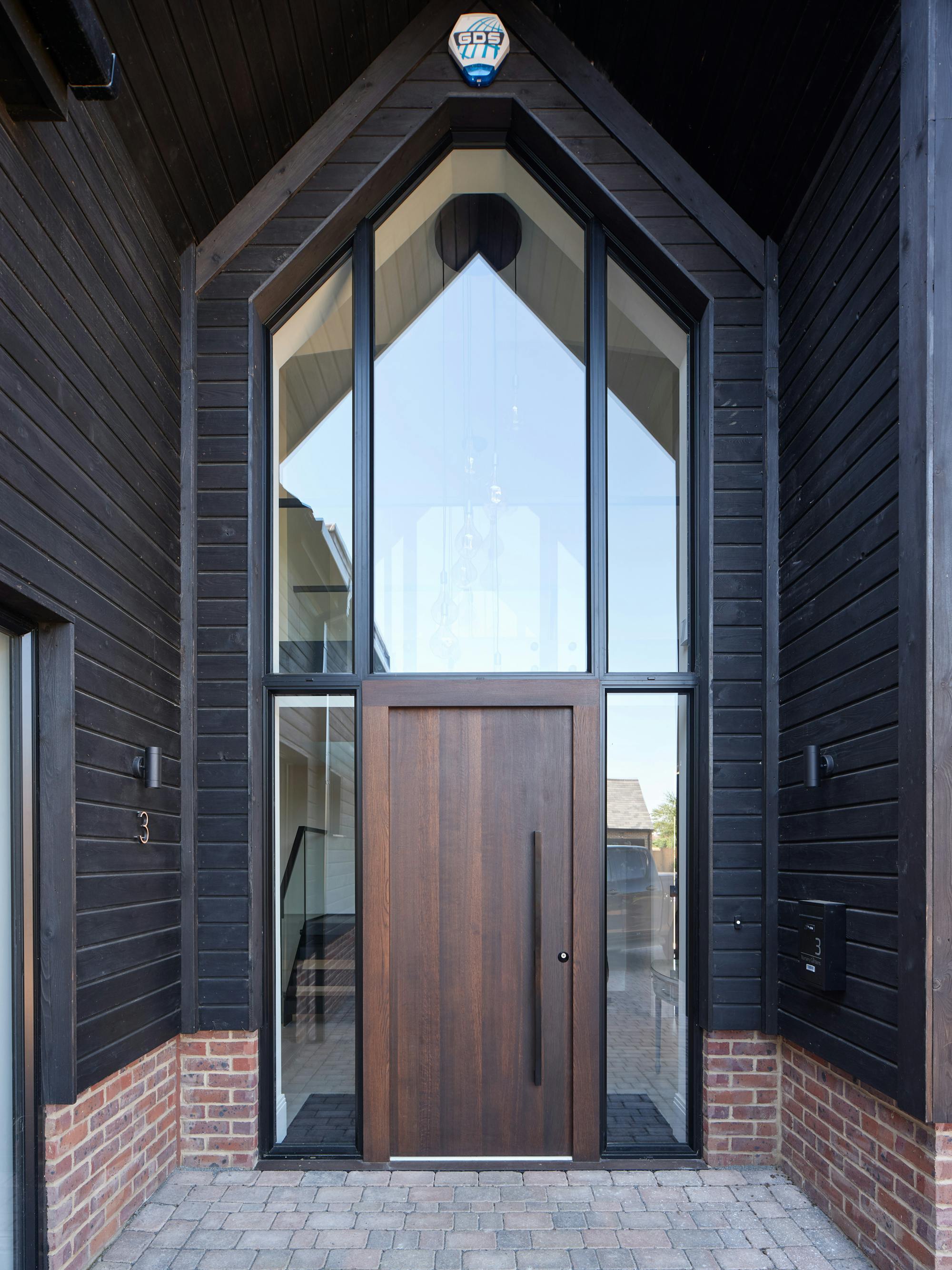 Raw v fumed oak with option11 handle in black sidelites by others
